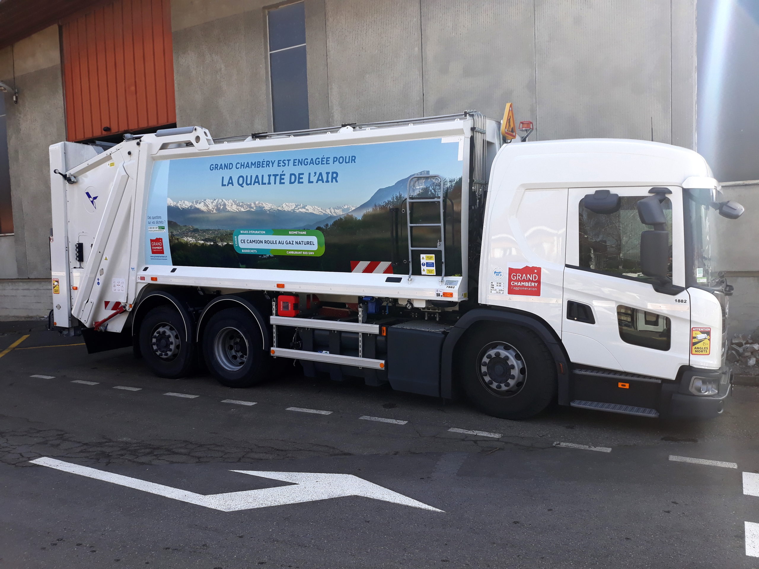 Qualité de l’air : Grand Chambéry investit dans des bennes à ordures ménagères roulant au GNV/BioGNV