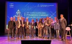 Les lauréats des Pyramides d’Argent 2023 de la FPI Alpes et Vincent Davy président de la FPI Alpes à droite sur la photo ( photo Rodolphe Savereux)