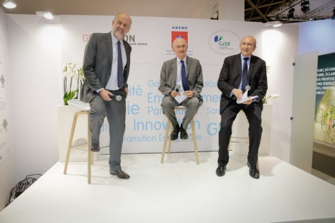  Gérard Collomb, Président du Grand Lyon, Sénateur-Maire de Lyon, Jean Lemaistre, Directeur Général Adjoint de GrDF et Bruno Lechevin, Président de l'ADEME. ( photo GrDF)