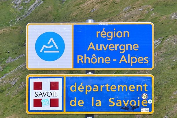 Régions et Peuples Solidaires : la « méga-région » Auvergne-Rhône-Alpes ne fonctionne pas