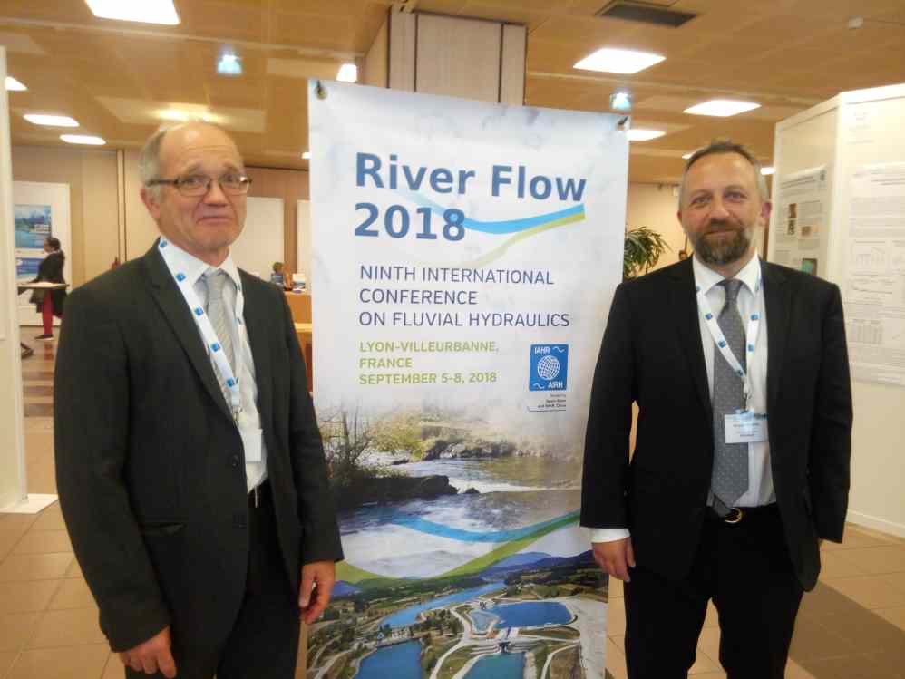 André paquier ( IRSTEA) et Nicolas Rivière, ( INSA de Lyon) , chevilles ouvrières de RIVER FLOW : la recherche permet de comprendre les cours d'eau et de préparer leur gestion face aux impacts du changement climatique ( Enviscope)