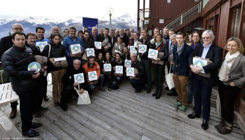 Les lauréats des labels Montagne 2040  pour 2014, sur la terrasse de l'Hotel Mercure des Arcs 1800, ce samedi 13 décembre à l'occasion du Conseil Montagne 2040 organisé par la Région Rhône-Alpes ( photo Franck Trabouillet, Région Rhône-Alpes)
