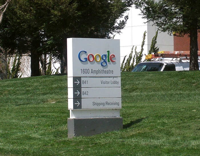 Des éditeurs de presse français déposent plainte contre Google