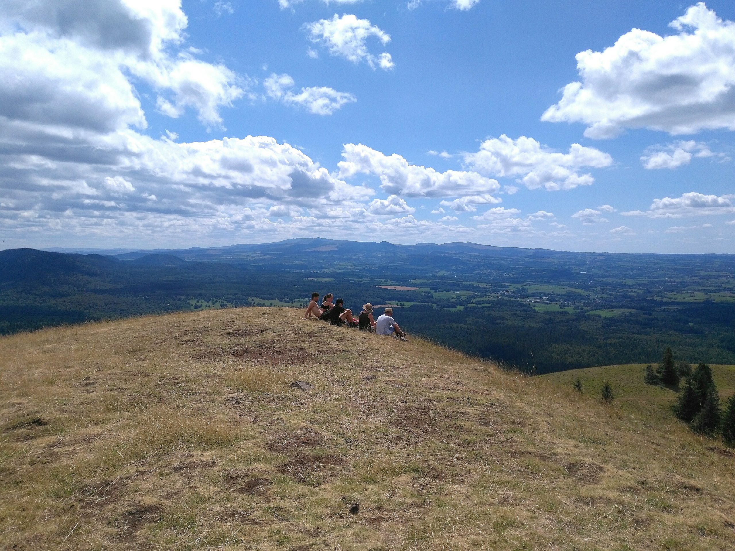Changer d’approche : 10 sorties montagne depuis Clermont-Ferrand, sans voiture