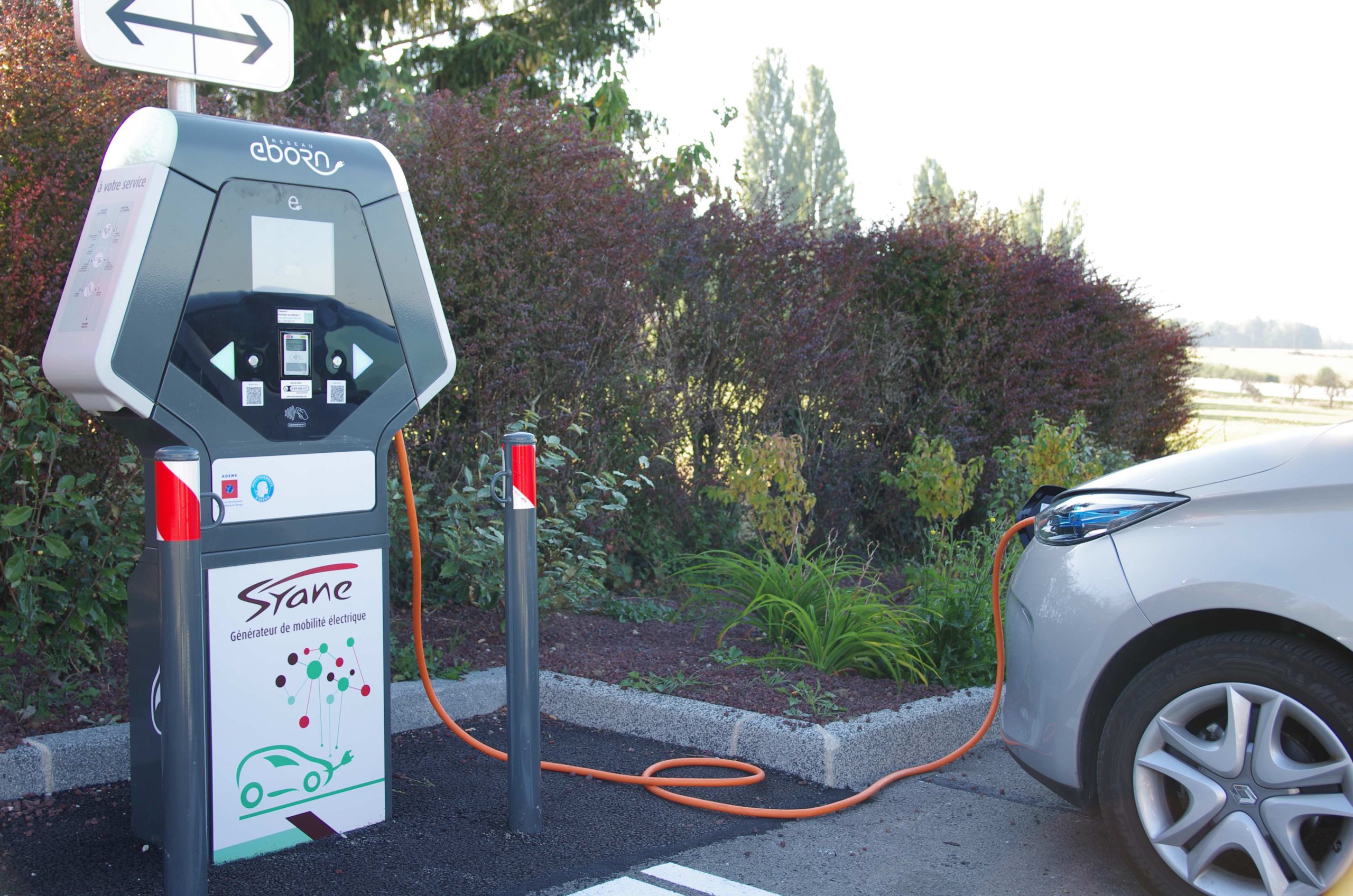 Le réseau de bornes de recharge pour véhicules électriques se structure en Auvergne-Rhône-Alpes