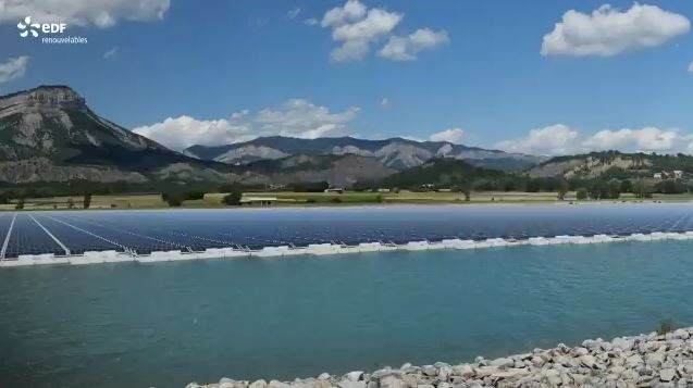 Première centrale solaire flottante pour EDF Renouvelables