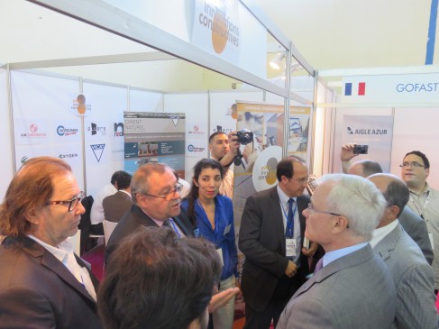 PIc - L'Ambassadeur de France sur le stand PIC