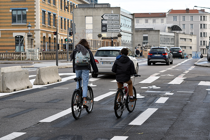 La Métropole de Lyon met à double sens cyclable la Grande rue de la Guillotière