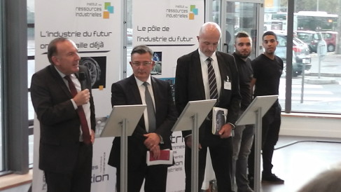 Pierre Gattaz, président du MEDEF National, inaugure le Forum sur l'Industrie du Futur, en compagnie de Paul Rolland, président de Métallurgie Rhodanienne, et de Francis Fortin, président de l'Institut des Ressources Industrielles ( Enviscope.com)