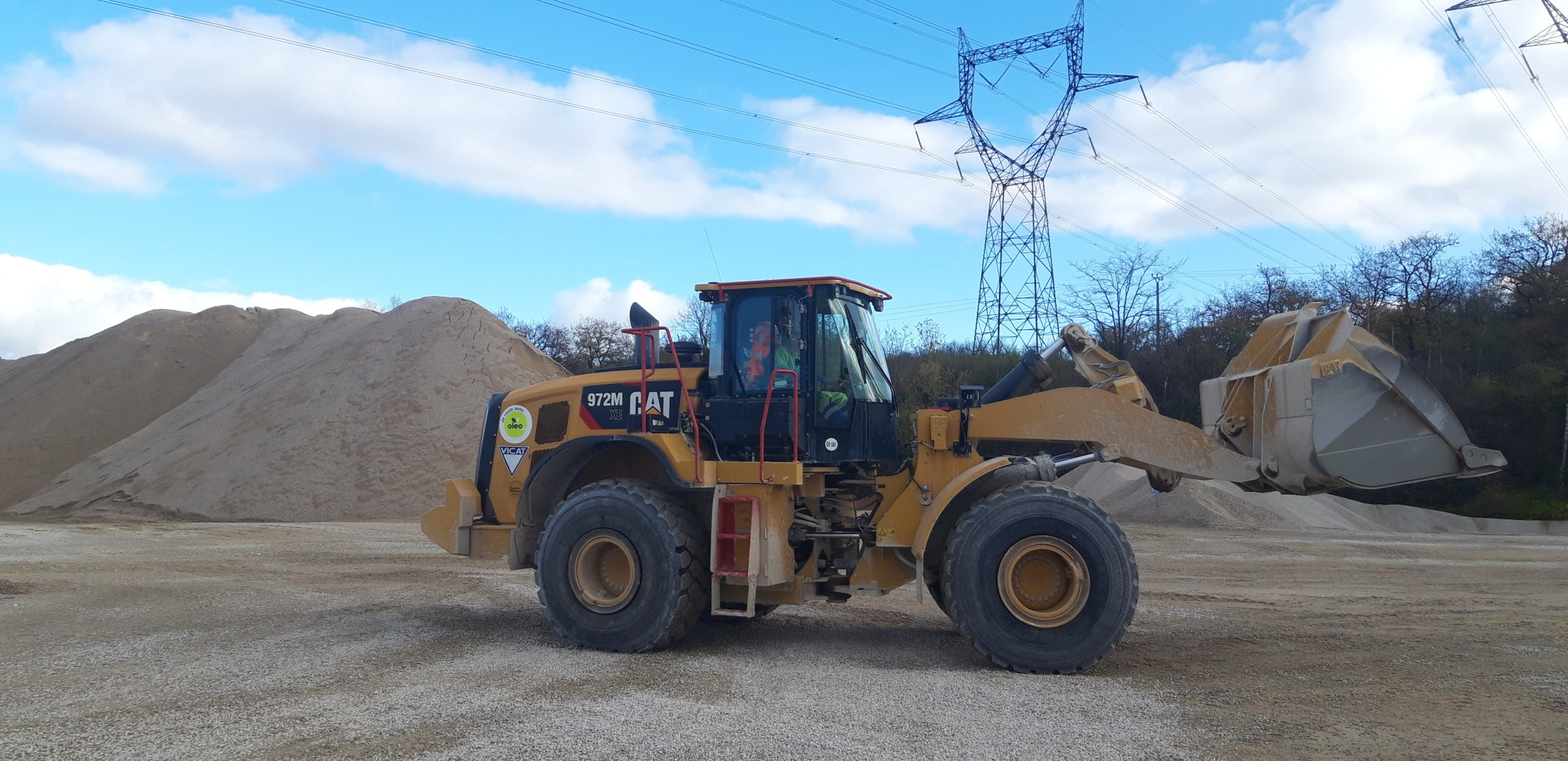 Vicat fait rouler des engins de carrière au végétal