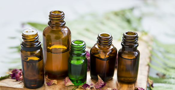 Sprays et diffuseurs à base d’huiles essentielles : l’Anses appelle à une meilleure information des consommateurs