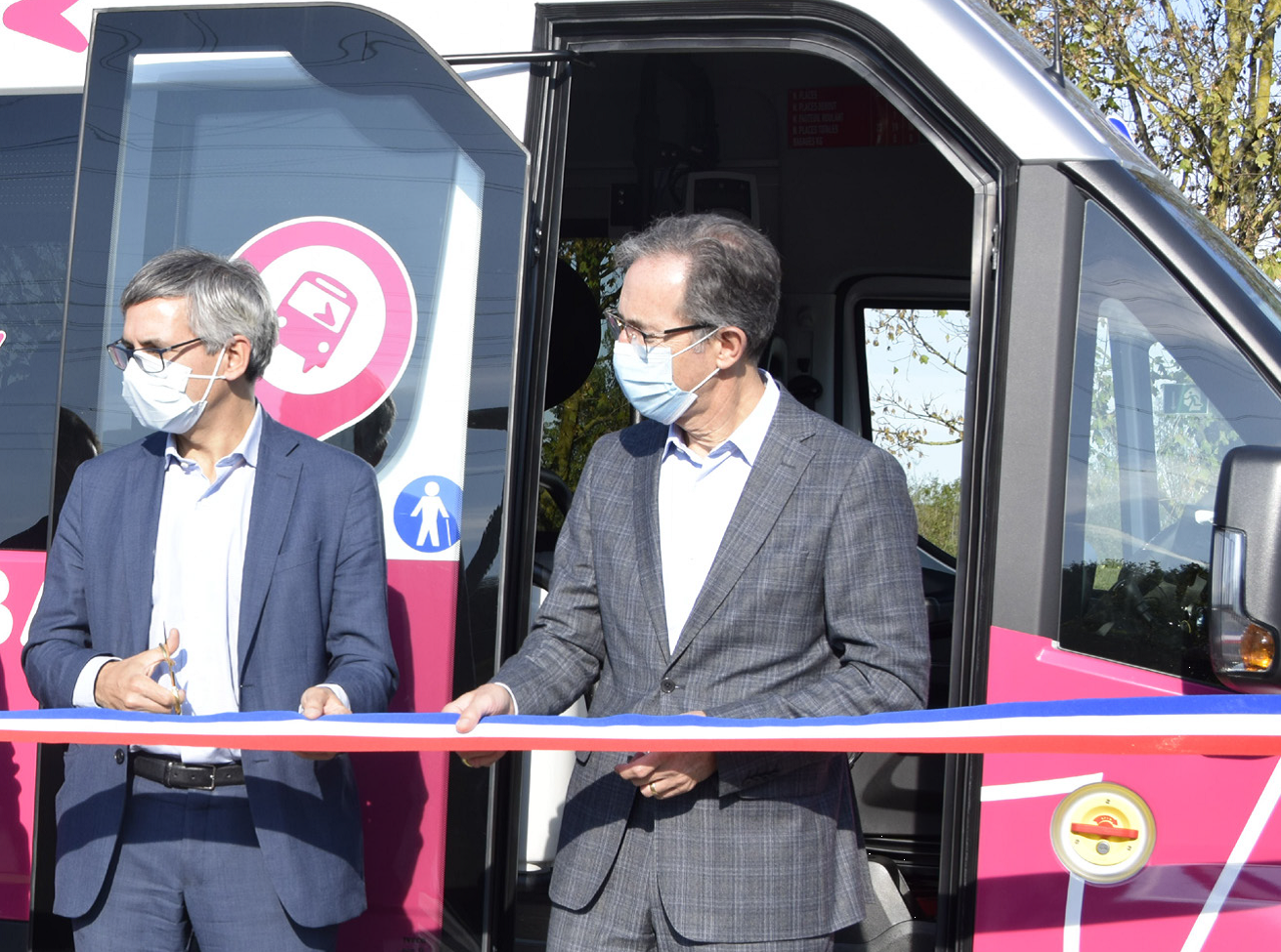 Deux minicars GNV pour la Capi