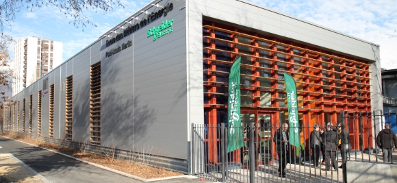 Réseaux intelligents et domotique : 50 contrats de formation pour le CFA Schneider Electric