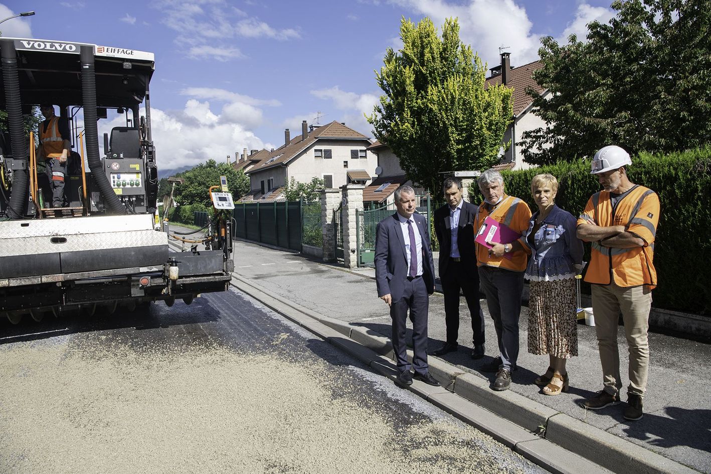 Îlot de chaleur : un enrobé clair testé à Cluses