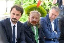 Le chef Raoni, rencontre Bruno Bernard et Grégory Doucet